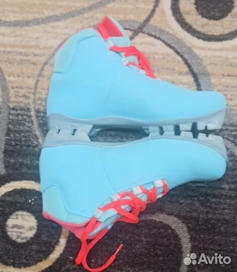 Лыжные ботинки spine