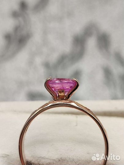 Золотое кольцо с натуральным сапфиром 585