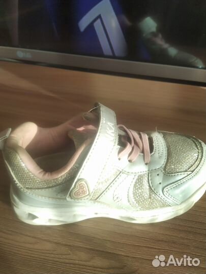 Кроссовки для девочки