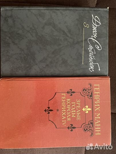 Книги разные много