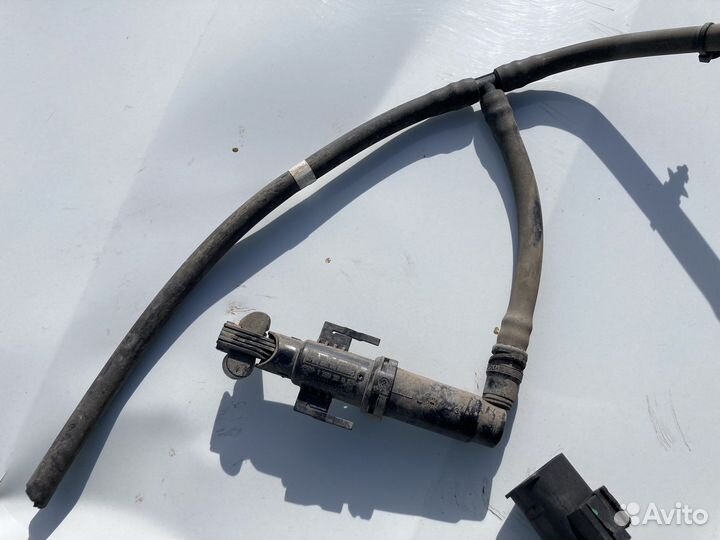 Форсунка омывателя фар правая bmw f10