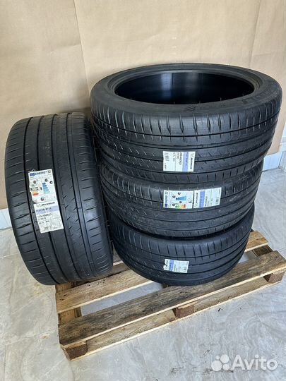 Michelin Pilot Sport 4 S 325/35 R23 и 285/40 R23 115Y