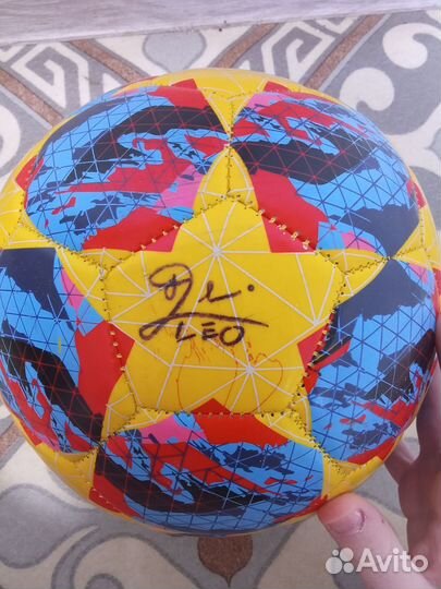 Футбольный мяч