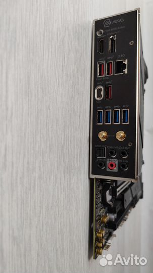 Материнская плата MSI