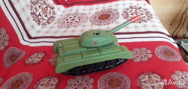 Игрушка танк СССР
