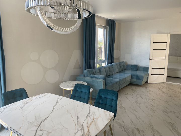 Коттедж 205 м² на участке 4 сот.