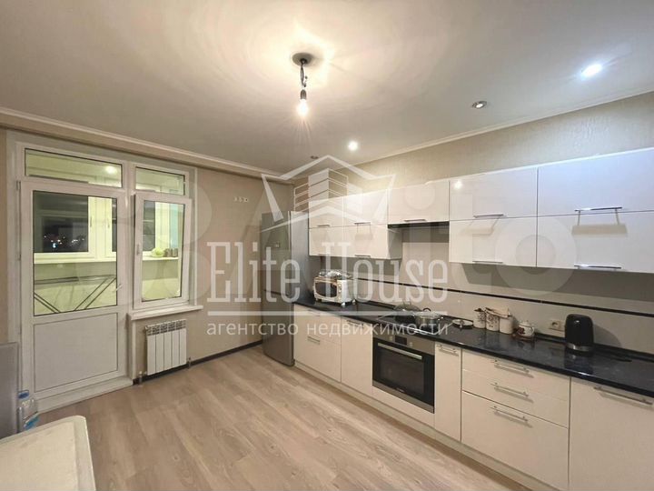 2-к. квартира, 73 м², 10/12 эт.