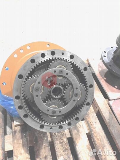 Редуктор поворота Hyundai R320LC-7A