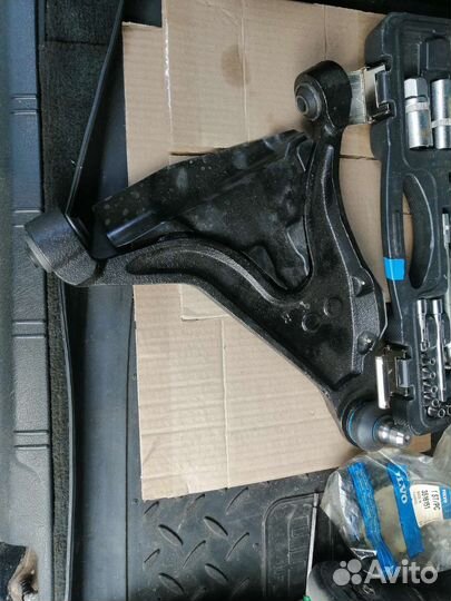 Рычаг передний правый Вольво