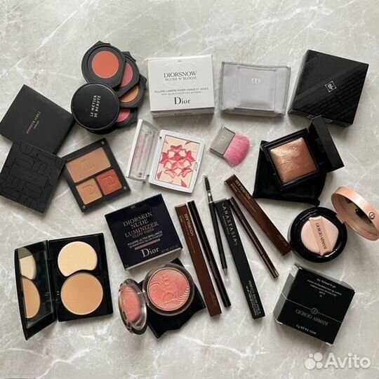 Косметика Dior, Sensai, Armani, Hourglass