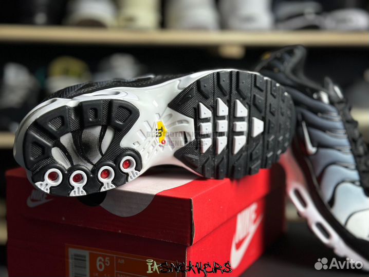 Кроссовки Nike Air max tn plus black/white 36-46р