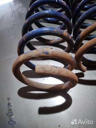 Пружины задние Suzuki Vitara I