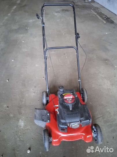 Газонокосилка бензиновая