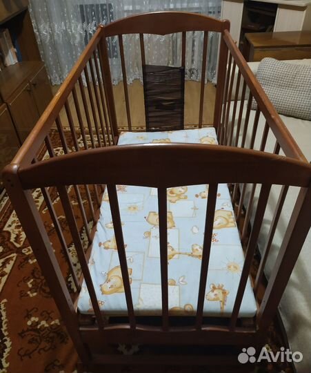 Детская кроватка