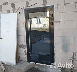 Дверь входная алюминиевая