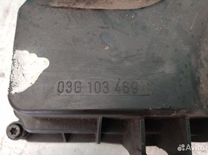 Клапанная крышка Volkswagen Passat B6 2.0 TDI BKD