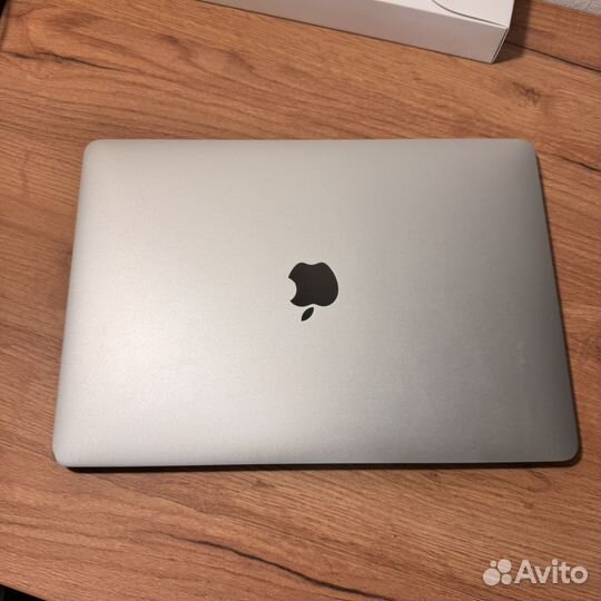 Apple macbook pro 13 2019 8/256