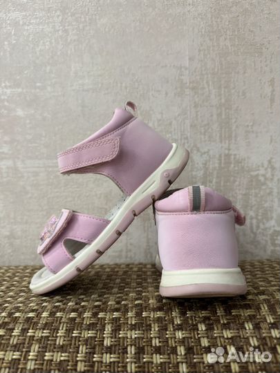 Сандалии для девочки