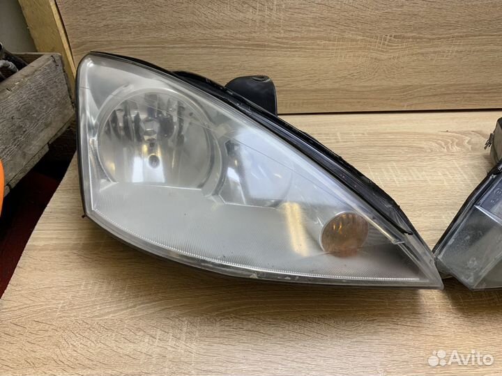 Фара правая/левая Ford Focus 1 Европа после 2001