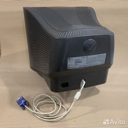 Монитор LG Flatron F720B