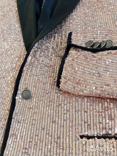 Пиджак в пайетках