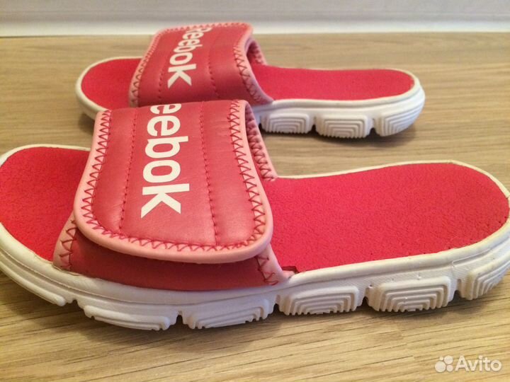 Шлёпанцы Reebok на девочку