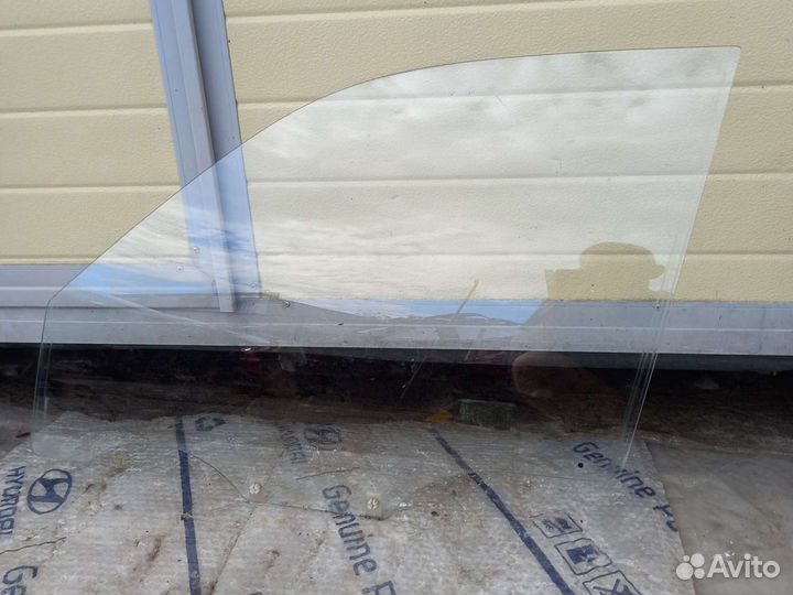 Хендай акцент- стекло передней левой двери