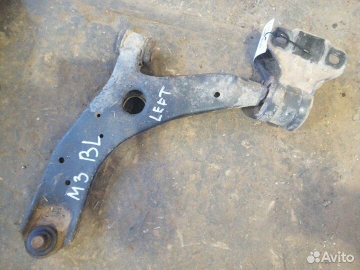 Рычаг нижний передний левый Mazda 3 BL Z6 2011