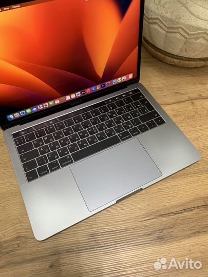 MacBook pro 13 2017 i5 16gb 251gb