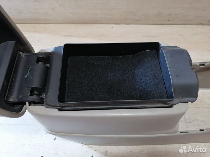 Подлокотник Mazda 6 GG Мазда 6 консоль центральная