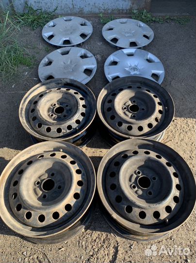 Штампы с колпаками Toyota Corolla R15