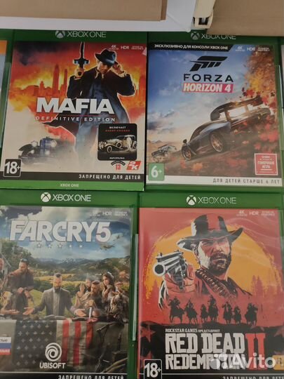 Xbox One s 1tb с играми + геймпад
