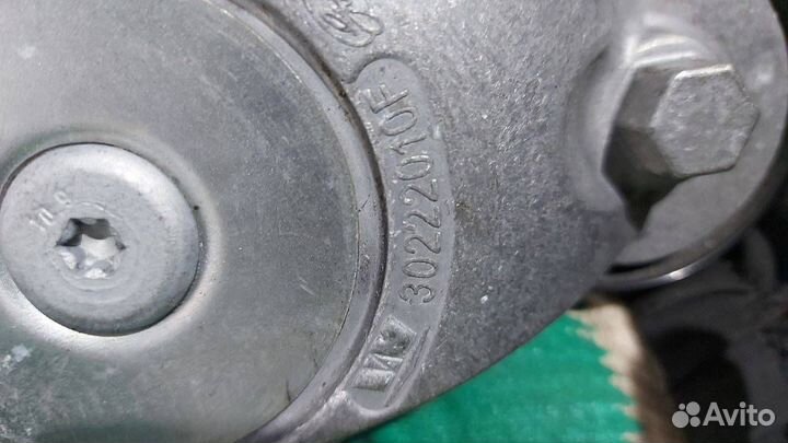 Натяжитель ремня генератора Maserati Levante M161