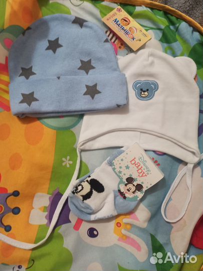 Новые шапочки и носочки