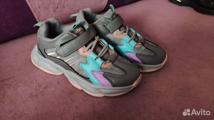 Кроссовки для девочки демисезонные