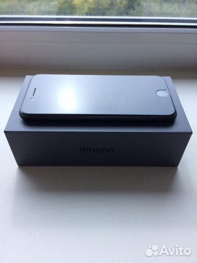 Телефон iPhone 8 128