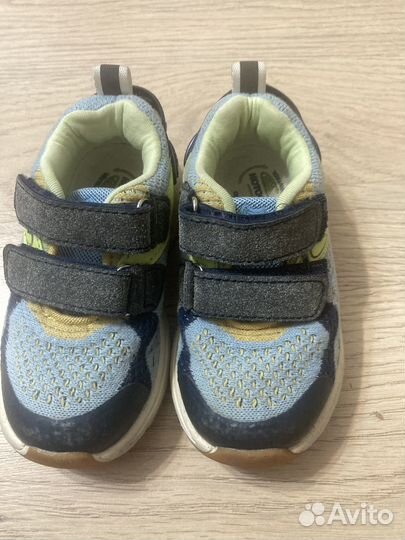 Кроссовки котофей 23