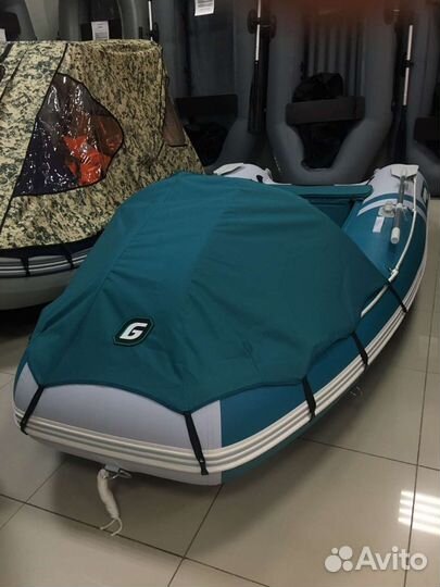 Лодка Gladiator E 350 Pro морской зелёный белый