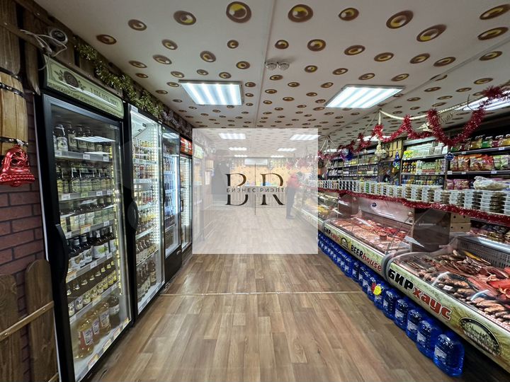2 входа Торговля на 1 линии Парковка, 208.9 м²