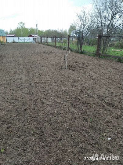 Вспашка земли мотоблоком