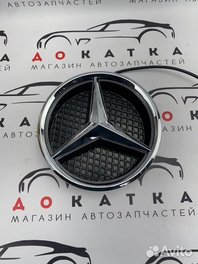 Значок в решетку Mercedes Стандарт Черный Глянцевы
