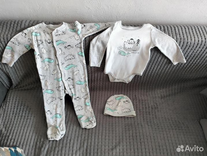 Боди, слипы и шапочка