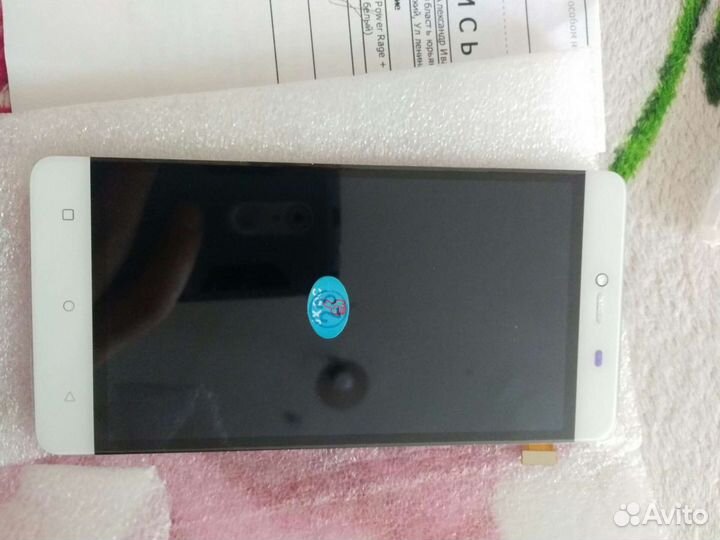 Дисплей с тачкрином