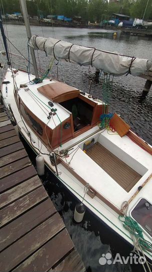 Парусная яхта