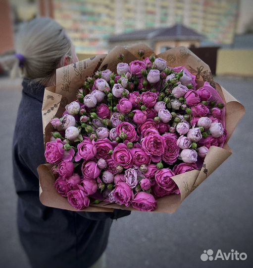 Букет из кустовых роз 
