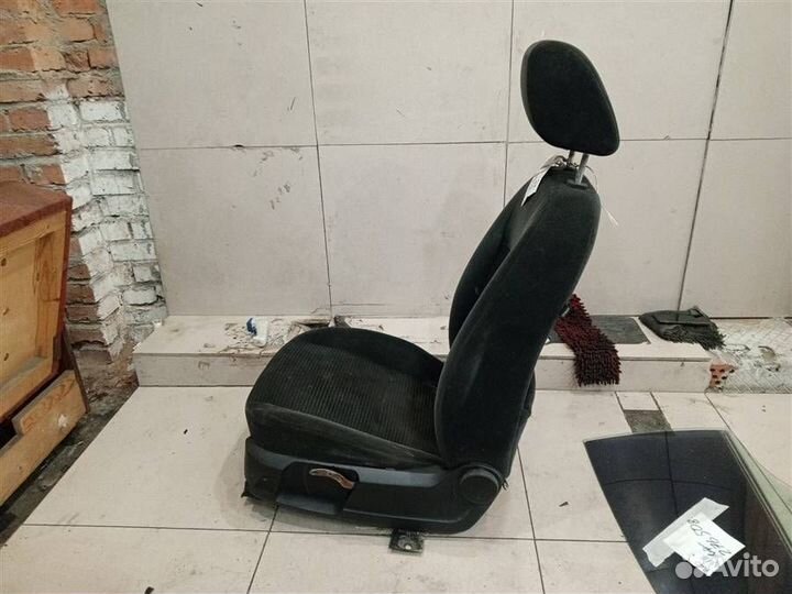 Сиденье переднее левое Ford Focus 2 2004-2008