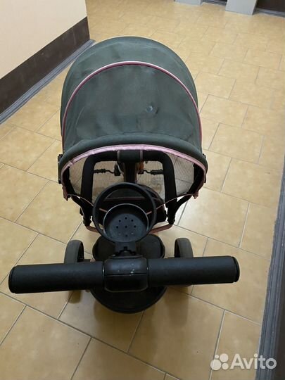 Трехколесный велосипед с ручкой