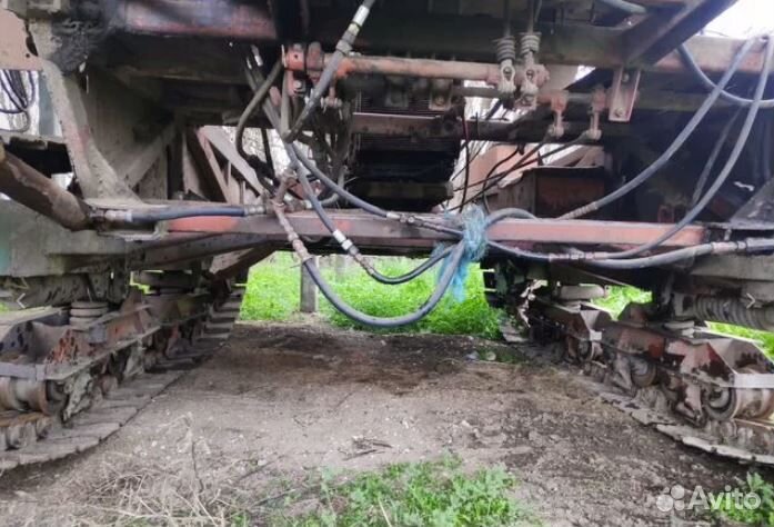 Жрс-жатка рисовая самоходная на базе Енисея-1200Р