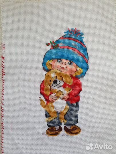 Картины вышиты крестиком
