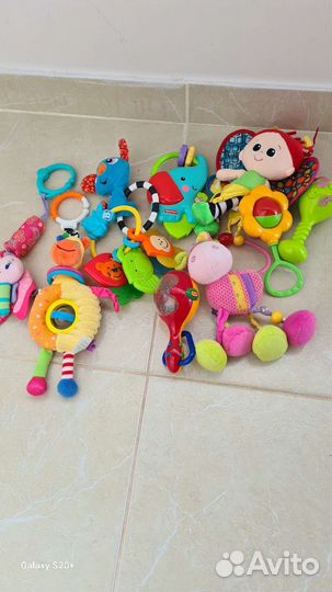 Развивающий коврик +игрушки